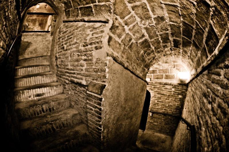 Be Zaragoza Hostel Buitenkant foto The Catacombs of Domitilla