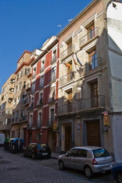 Be Zaragoza Hostel Buitenkant foto The building where the attack took place